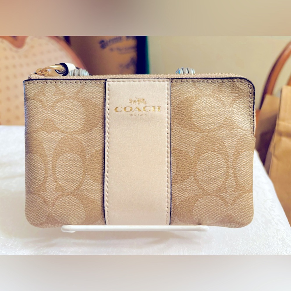 COPY - Coach Wristlet